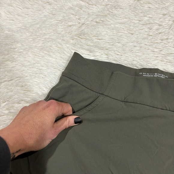 Columbia Anytime Casual Skort Omni-Shield Olive Green Size Small - Picture 4 of 12